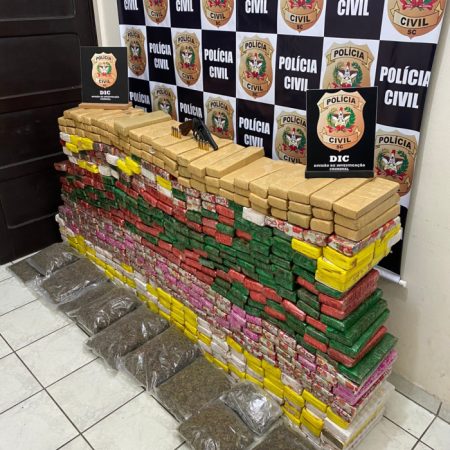 Traficantes blumenauenses são presos com aproximadamente 350 kg de maconha em Balneário Piçarras