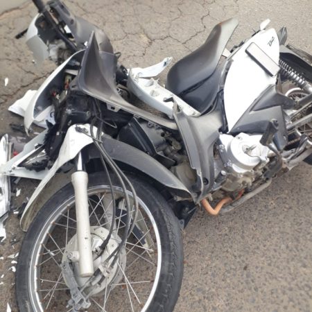 Colisão entre dois veículos deixa motocicleta morto em Rio do Sul