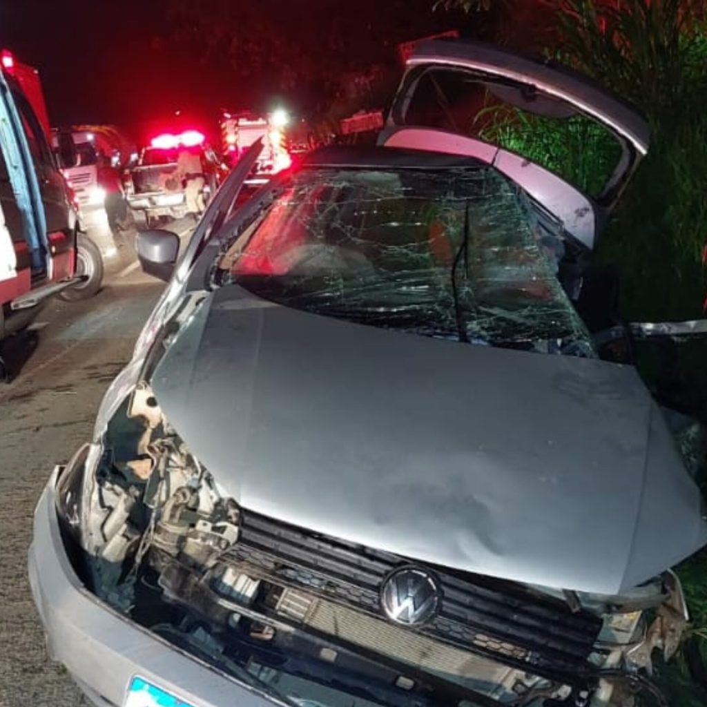 Acidente envolvendo trator e veículo de passeio deixa homem ferido em Blumenau