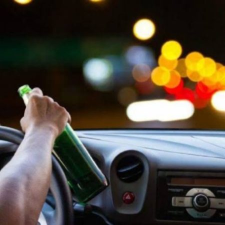 Condutor é encaminhado à delegacia após ser abordado dirigindo bêbado em Brusque