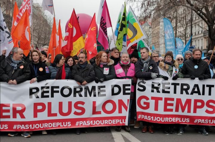 França mergulha em protestos após proposta de reforma da previdência