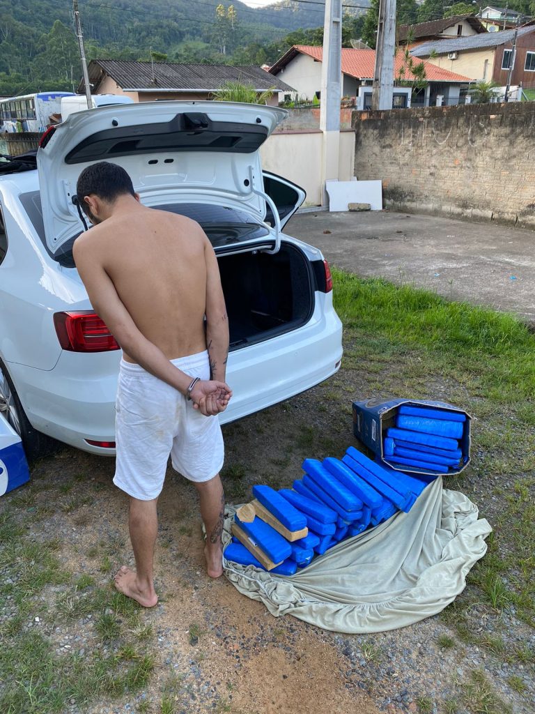 Quarto suspeito do assalto à farmácia Panvel de Blumenau é preso em Indaial