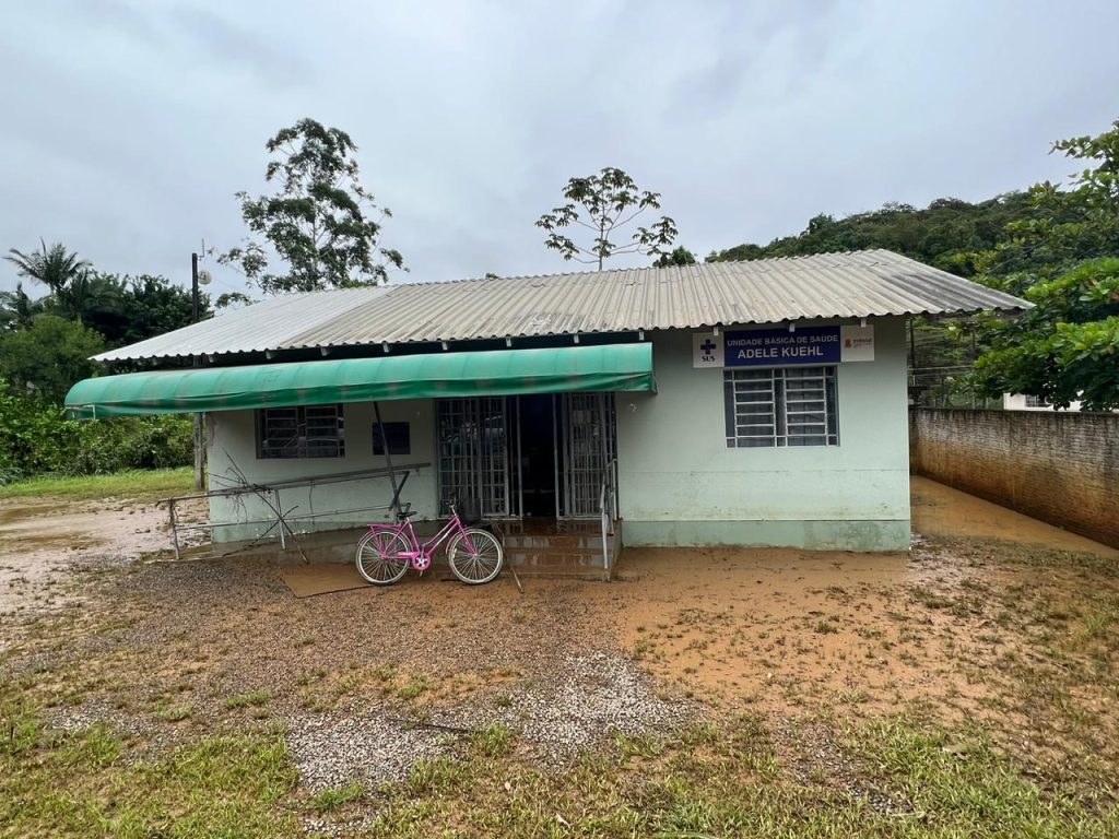 Unidade de Saúde Adele Kuehl fecha as portas pelas fortes chuvas em Indaial