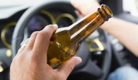Motorista é preso por dirigir bêbado em Indaial