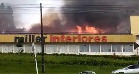 Incêndio destrói fábrica de móveis em Rio Negrinho