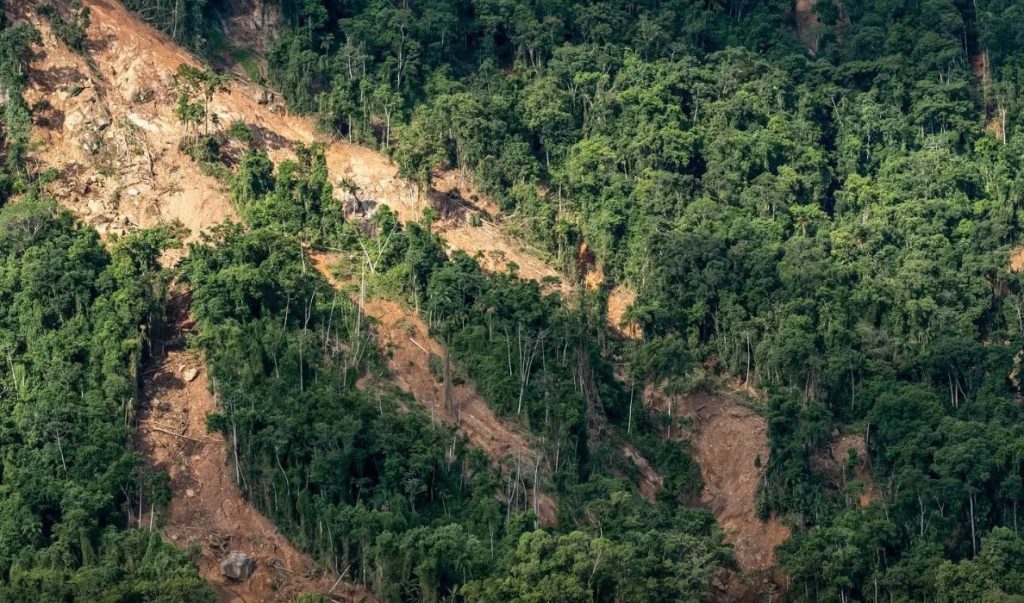 Prefeito de Rodeio divulga imagens das áreas de deslizamentos