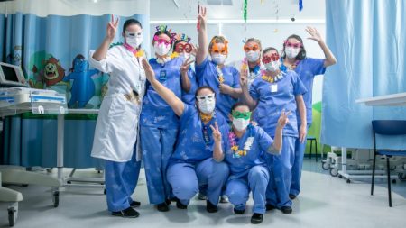 Hospital de Blumenau realiza carnaval para pacientes