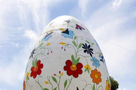 Pomerode conquista recorde de maior ovo decorado do mundo