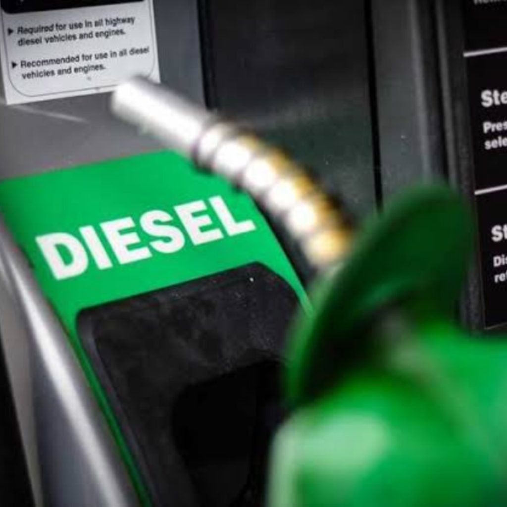 Petrobras anuncia redução nos preços de diesel para as distribuidoras a partir de quarta