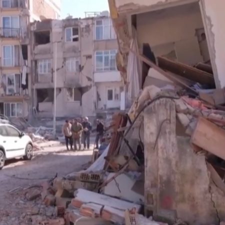 Reprodução escombros do terremoto na Turquia