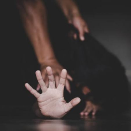 Homem é espancado por familiares após ser flagrado estuprando sobrinha em SC