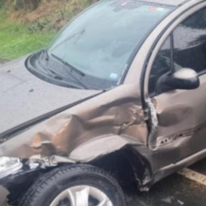 Motorista causa colisão frontal após dirigir bêbado em Indaial 