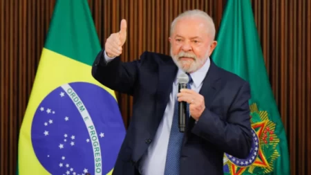 Lula confirma aumento do salário mínimo para maio