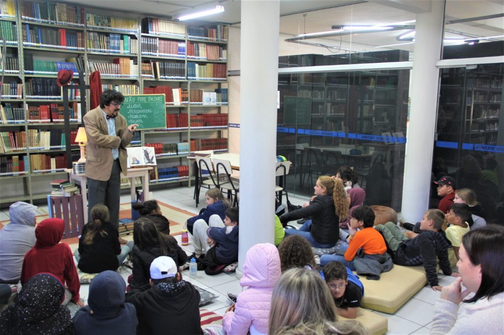 Ação para estímulo à leitura e escrita acontece no Vale do Itajaí