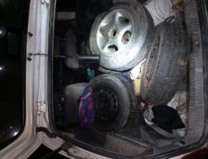 Adolescentes são detidos pela PM após baterem carro furtado em Indaial