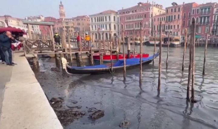Itália sofre com secas e canais de Veneza são afetados