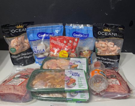Mulher é presa furtando camarão e carne de supermercado de Itajaí