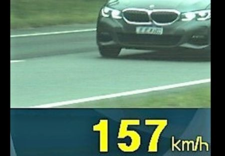 PRF flagra BMW a 157 km/h na BR-470 em Gaspar