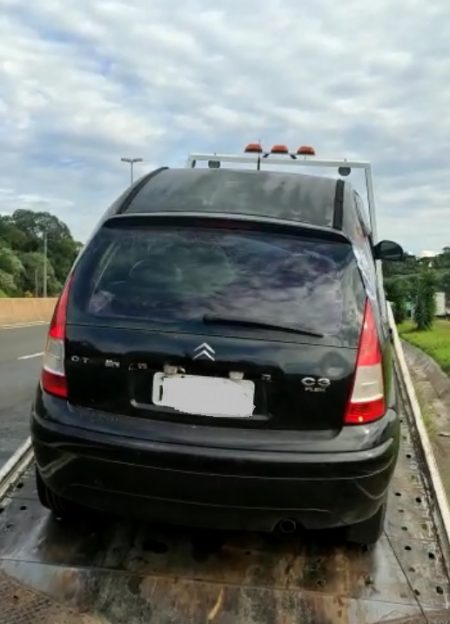 Automóvel é flagrado com mais de R$ 11 mil em multas vencidas na BR-480