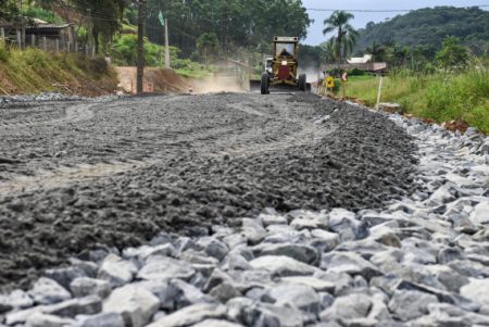Prefeitura de Ascurra segue com as obras de pavimentação na rua Indaial