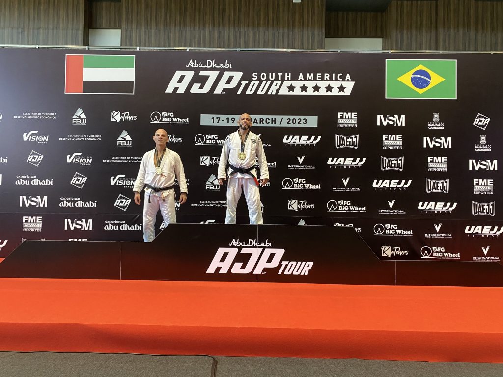 Atleta de Timbó vence campeonato internacional de Jiu-Jitsu