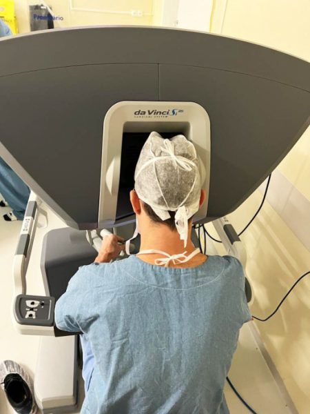 Primeira cirurgia robótica no fígado em Santa Catarina é realizado no HSI