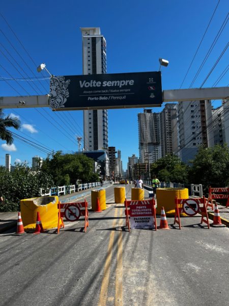Após apresentar riscos, ponte do Rio Perequê é interditada para veículos e pedestres