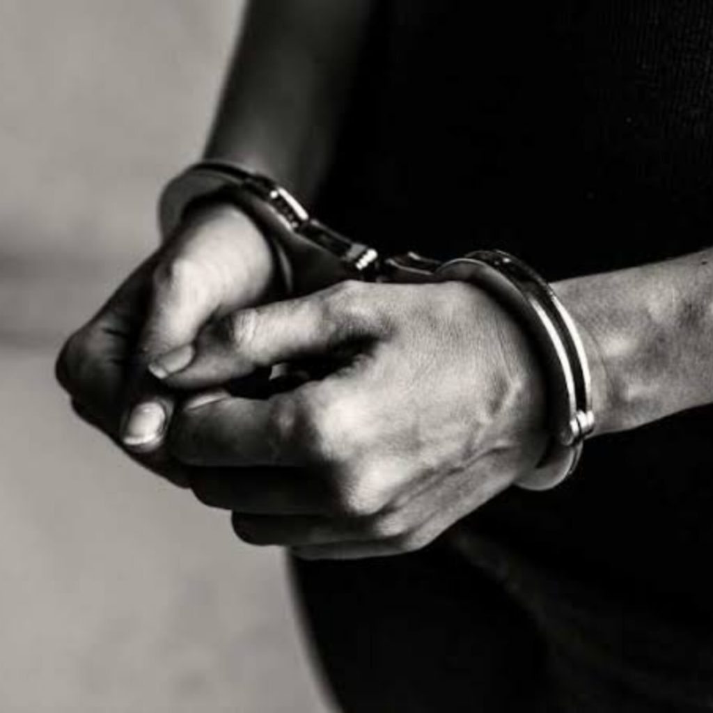 Usuário de drogas é preso após ameaçar mãe e cunhada em Blumenau