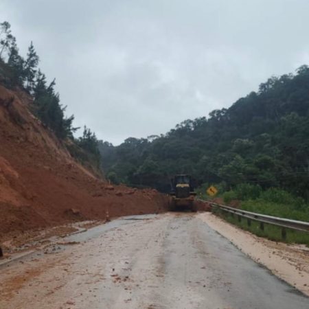 Trecho interditado do km 84 ao km 110 da Serra de Corupá