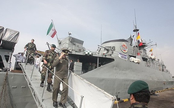 Senador norte-americano ameaça sancionar o Brasil por navios de guerra do Irã atracados no Rio de Janeiro
