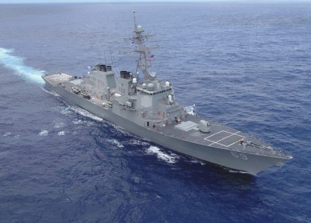 China emitiu alerta para navio de guerra dos EUA que invadiu o mar do país