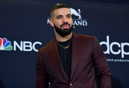 Serasa é acionado contra o cantor Drake, que não devolveu cachê ao cancelar presença no Lollapalooza