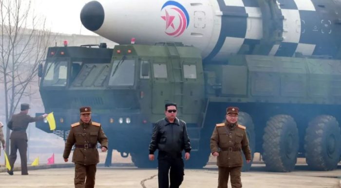 Coréia do Norte dispara míssil intercontinental; 