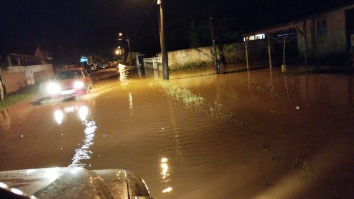 Chuvas alagaram pelo menos 50 ruas em Indaial