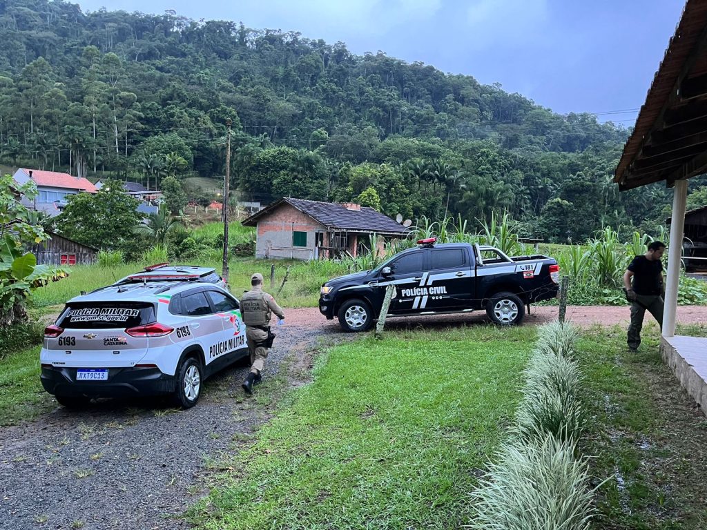 Polícias prenderam suspeito de homicídio em Pomerode