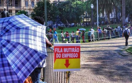 Desemprego volta a subir no Brasil após dez quedas seguidas