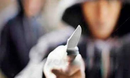 Adolescente é ameaçado com uma faca durante assalto em Blumenau