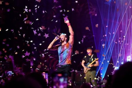 Coldplay surpreende fãs após trazer turne com pegada sustentável