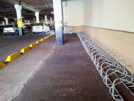 Bicicleta de rapaz é furtada durante a noite em supermercado de Blumenau