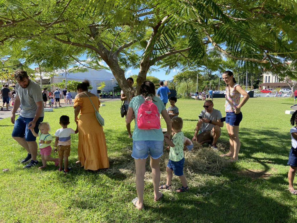 Caça aos Ovos Dourados reúne mais de 7 mil pessoas no Parque Central de Timbó