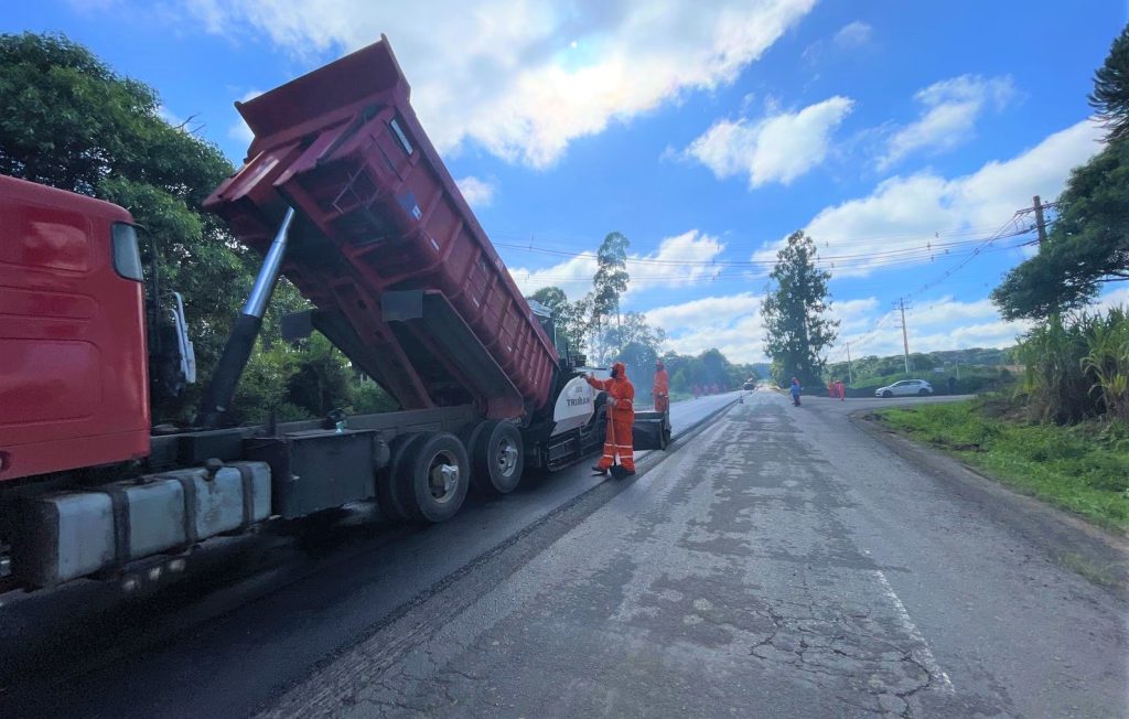 DNIT realiza restauração do pavimento na BR-280, em Canoinhas