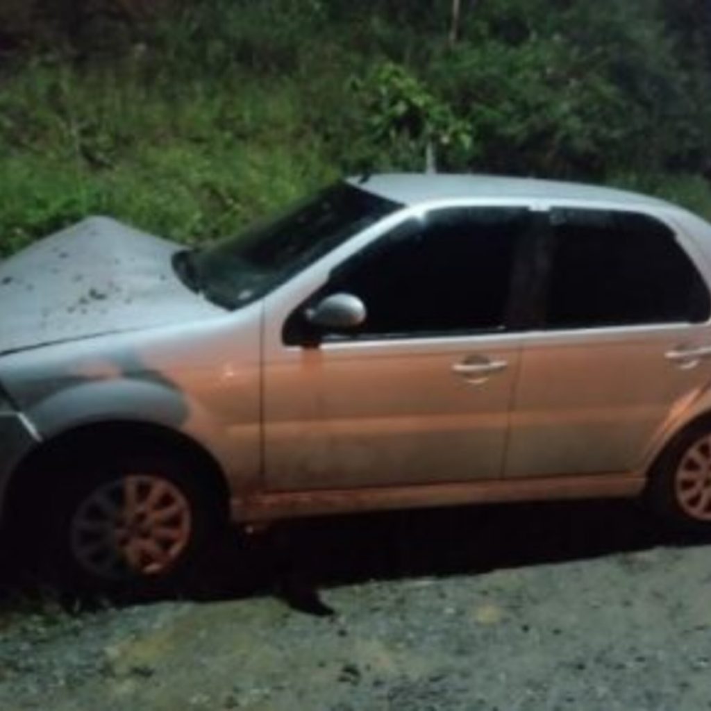 Homem responderá por dois crimes após abandonar veículo em acidente em Guaramirim