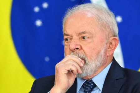 Lula critica os juros altos: 
