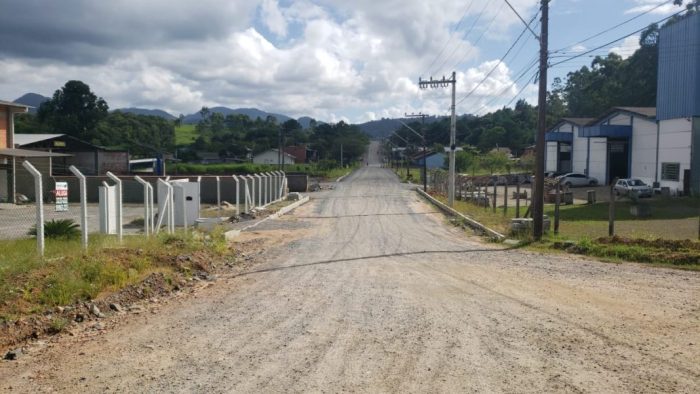 Prefeitura de Timbó aguarda dinheiro do Estado para continuar obras em ruas de Timbó 