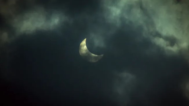 Ásia e Oceania registram eclipse solar "híbrido"; confira