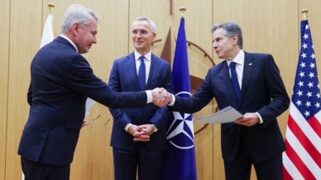 Finlândia entra para a OTAN e Rússia reage com promessas de retaliação