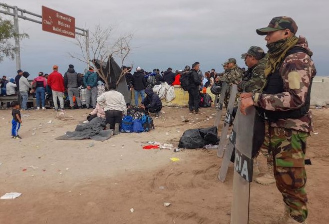 Peru bloqueia e militariza todas as fronteiras em estado de emergência