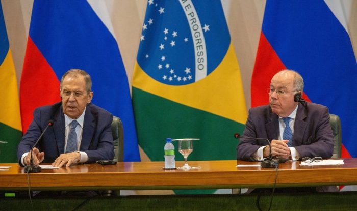 Sergey Lavrov e Mauro Vieira discutem a guerra e relações comerciais em Brasília