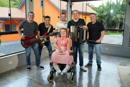 Grupo Modão Sertanejo lança clipe com projeto de inclusão social das pessoas com deficiência