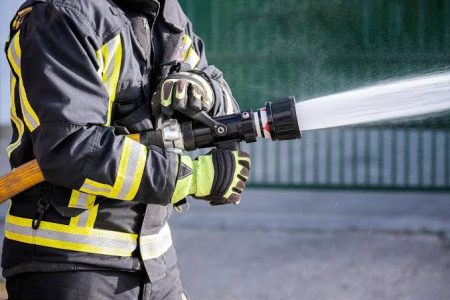 Bombeiros atendem princípio de incêndio em empresa de reciclagem em Gaspar